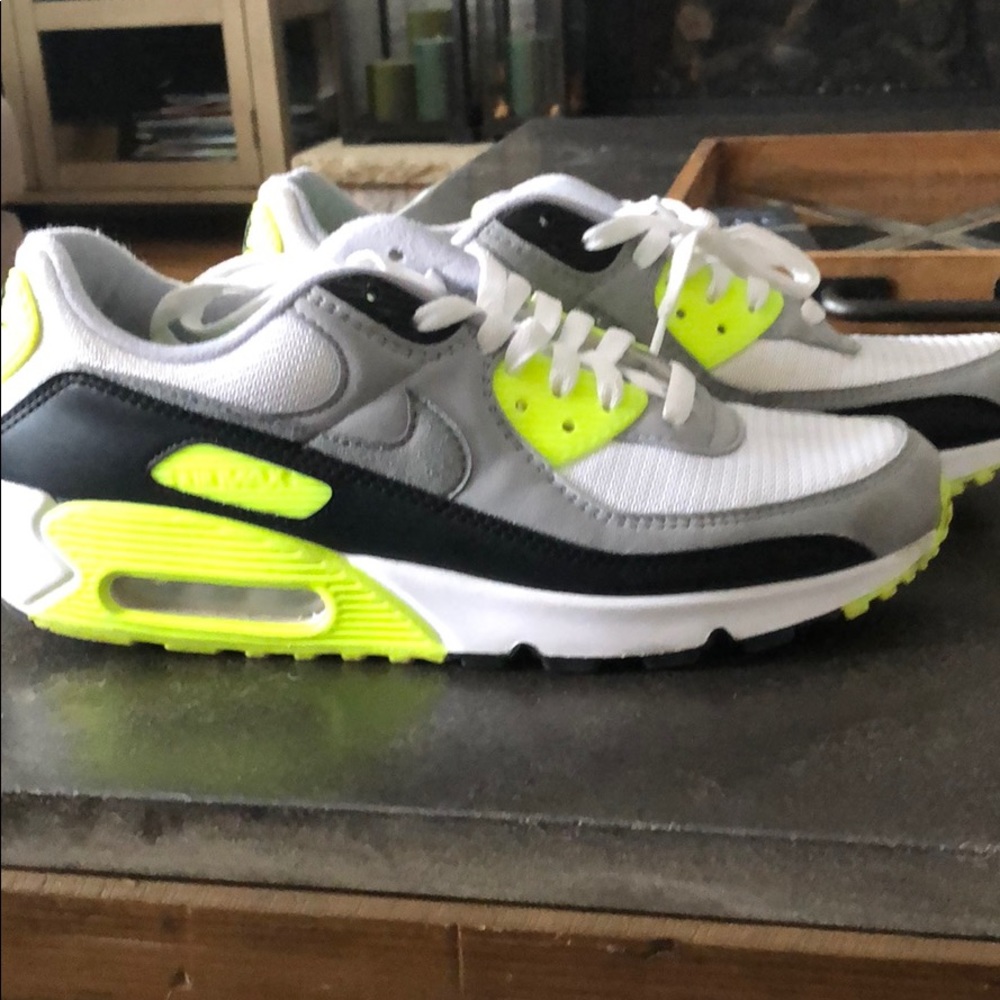 Nike air max volt